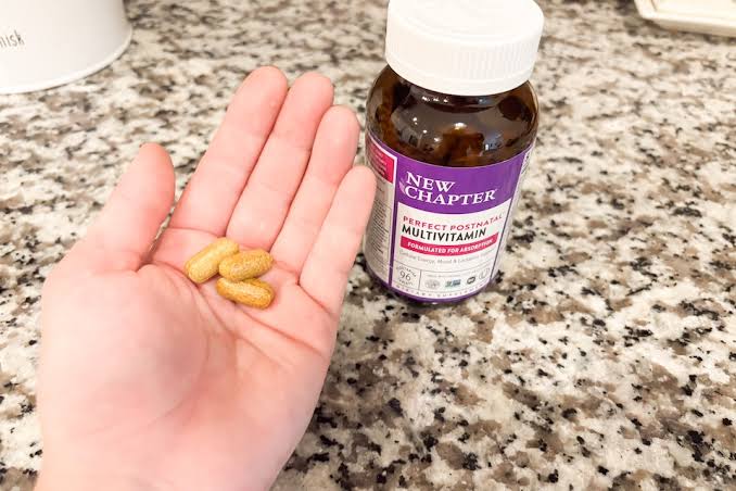 Best Postpartum Vitamins: What to Look For and What to Avoid